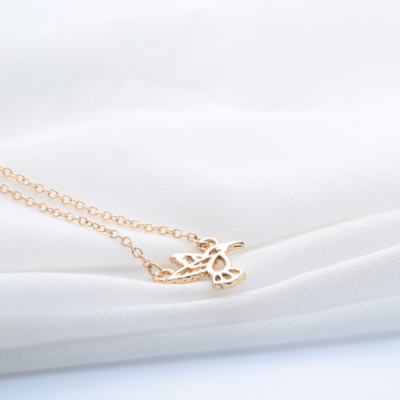 ❤️4 for $20 Sale❤️ 18k GPHumming bird necklace - Picture 3 of 4